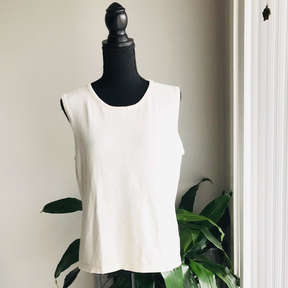 🎀Laura Cotton Mix Large Size Embroidered Neck Sleeveless Sweater Top